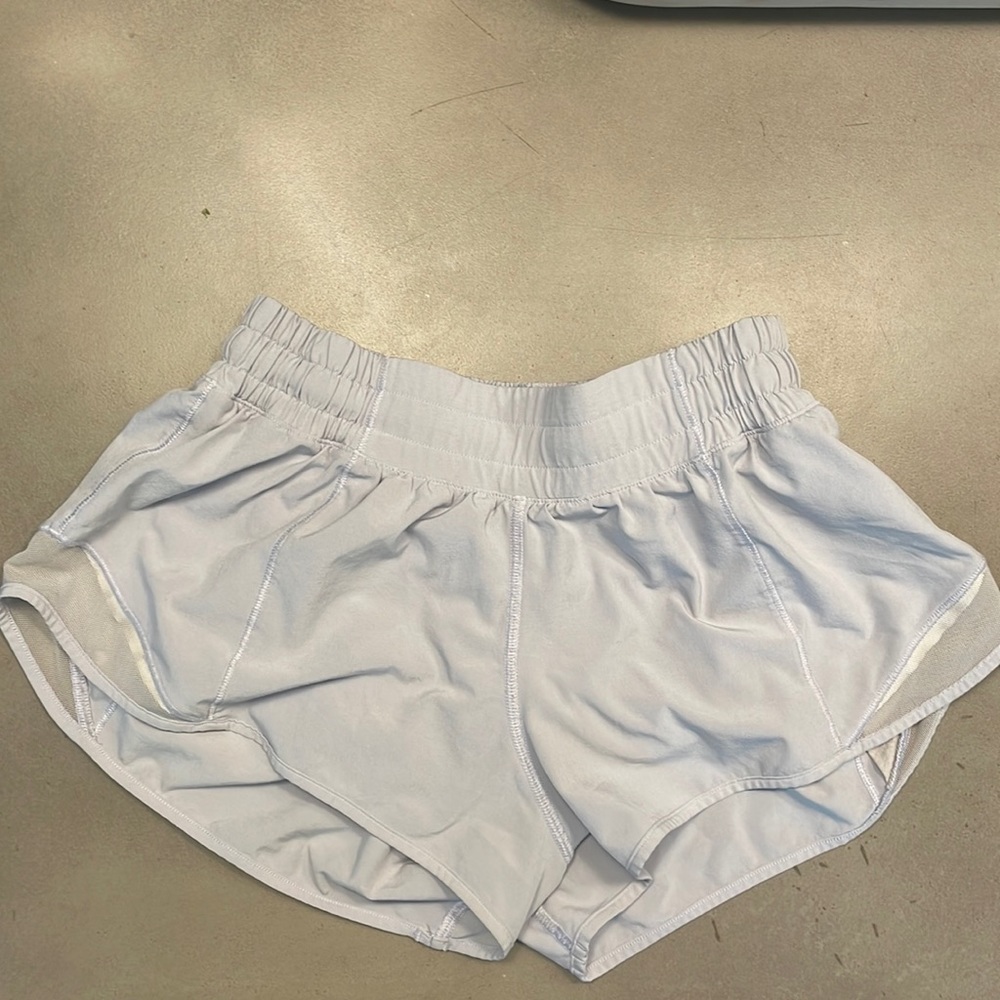 Size 4 Hotty Hot 2.5” Silver Lilac